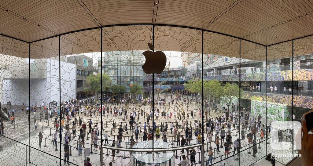 Beijing's Apple Store opening.